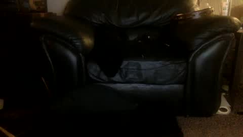 Snapshot of millionsmcgee chatting on February 19, 1:18 am Millions online show from February 19, 1:18 am