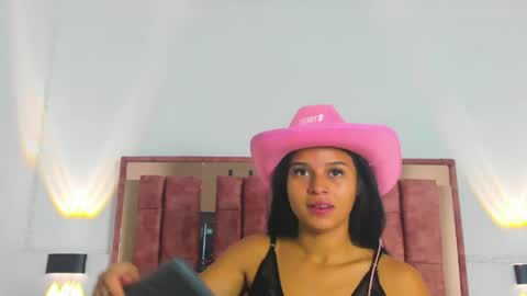 Snapshot of milly610 chatting on May 16, 12:15 pm Milly610 online show from May 16, 12:15 pm