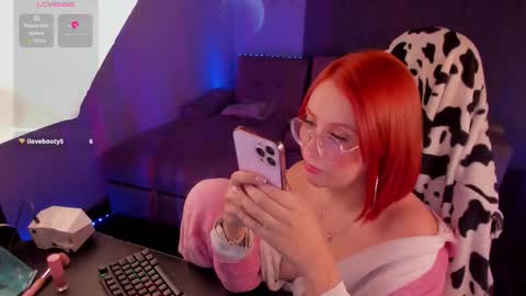 Monkey D Maddie online show from February 3, 2:53 am