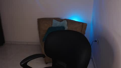 Emily  online show from May 18, 11:21 pm