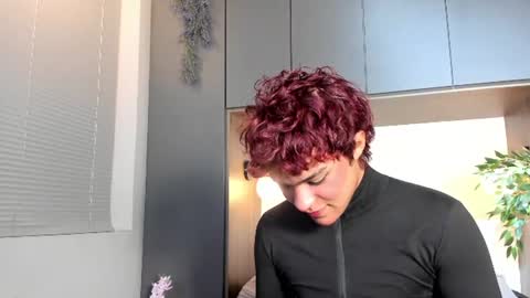 Snapshot of milo_evans chatting on June 21, 9:06 pm milo_evans online show from June 21, 9:06 pm