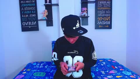 Snapshot of milo_hot_ chatting on March 31, 8:42 pm milo hot online show from March 31, 8:42 pm