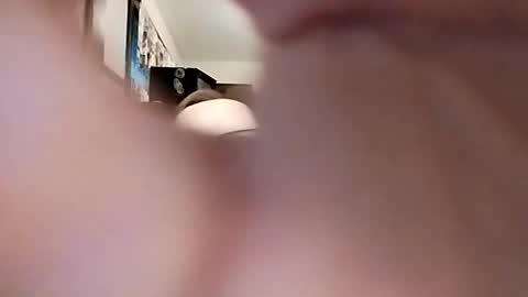 Snapshot of miloanj chatting on November 28, 10:23 pm miloanj online show from November 28, 10:23 pm