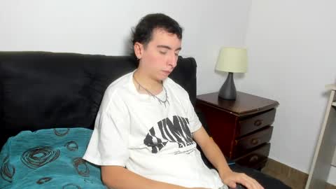 Snapshot of milogm_ chatting on June 5, 6:46 pm milogm_ online show from June 5, 6:46 pm