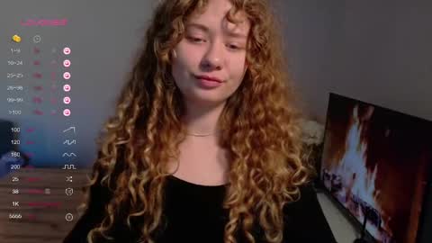 milounee online show from May 17, 8:23 am