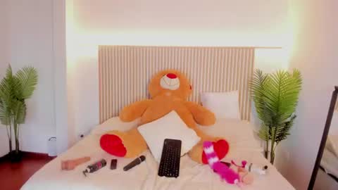Snapshot of milu_blossom chatting on June 26, 8:13 pm miluu online show from June 26, 8:13 pm