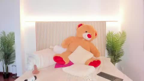 Snapshot of milu_blossom chatting on July 3, 8:48 pm miluu online show from July 3, 8:48 pm