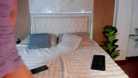 Snapshot of milu_blossom chatting on July 10, 9:39 pm miluu online show from July 10, 9:39 pm