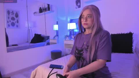 Miluu DH online show from November 13, 12:37 pm