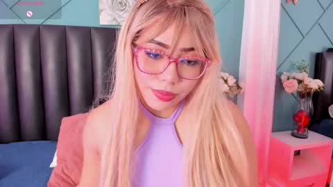 Snapshot of miluvegaa_ chatting on May 9, 12:10 pm MiLu online show from May 9, 12:10 pm