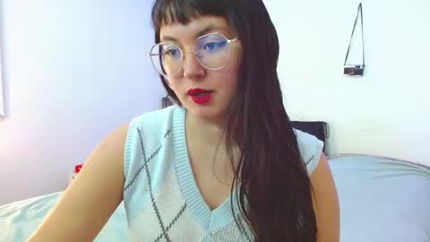 Snapshot of mily_baker chatting on December 9, 7:18 pm mily_baker online show from December 9, 7:18 pm