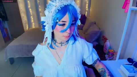 Snapshot of mily_milk_ chatting on July 14, 10:43 am mily_milk_ online show from July 14, 10:43 am