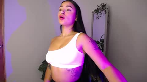 Mily Ortiz online show from February 4, 3:51 pm