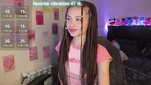 Snapshot of milyamess chatting on August 4, 4:53 pm Emily online show from August 4, 4:53 pm