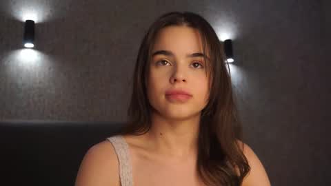 Snapshot of milyyclaars chatting on February 19, 1:07 pm Linda online show from February 19, 1:07 pm