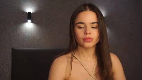 Snapshot of milyyclaars chatting on February 26, 1:54 pm Linda online show from February 26, 1:54 pm