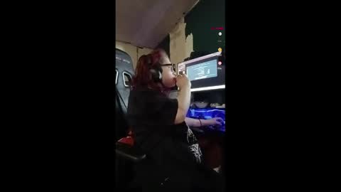 mimi142 online show from April 26, 4:59 pm