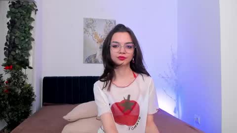 Mimi online show from May 6, 2:44 pm