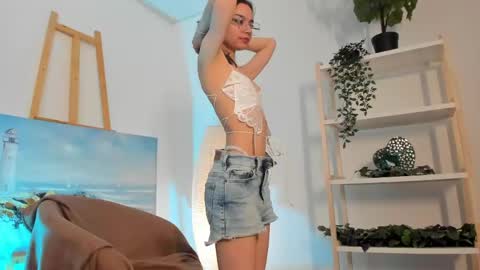 Mimi online show from May 11, 2:45 pm