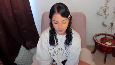 Mimii  online show from November 30, 9:08 pm