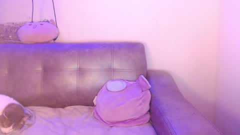 Snapshot of mimiaw chatting on May 16, 4:42 am Kat online show from May 16, 4:42 am