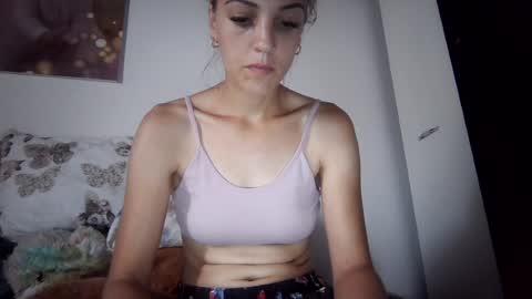 Snapshot of mimy31 chatting on July 19, 8:51 am mimy31 online show from July 19, 8:51 am