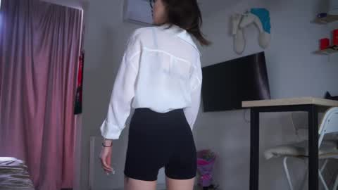 Snapshot of minakomii chatting on April 21, 7:25 am Mira online show from April 21, 7:25 am