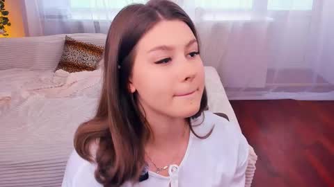 Mindi online show from October 11, 7:18 am