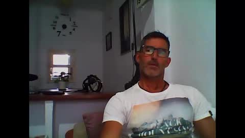 Snapshot of mindthestep chatting on October 9, 9:40 am MIND online show from October 9, 9:40 am
