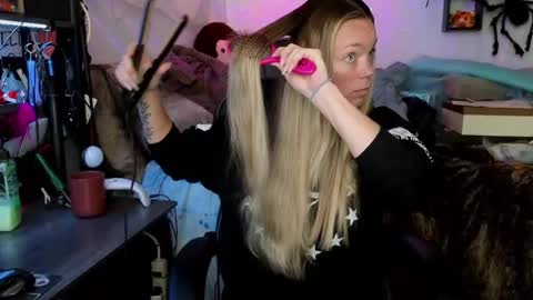 Mindy Mars online show from October 8, 2:58 pm