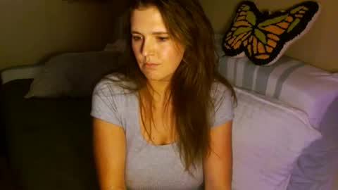 Snapshot of mindymounds chatting on February 6, 6:40 am Mindy online show from February 6, 6:40 am