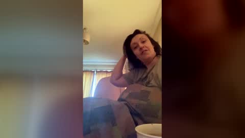 please subscribe to my fansly  please no video or photos must be recorded or re sold online show from April 11, 5:56 am