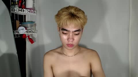 mingkla_man online show from May 7, 11:43 pm