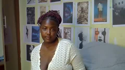 mini_karee online show from March 19, 4:55 pm