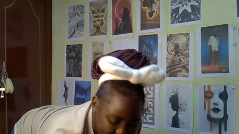 mini_karee online show from April 5, 10:40 pm