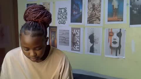 mini_karee online show from April 6, 10:38 am