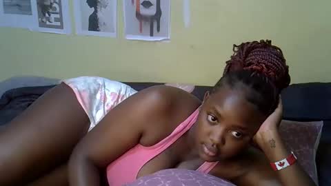 mini_karee online show from April 14, 7:47 am