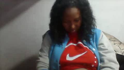 Snapshot of minie4tina chatting on June 22, 8:00 am Minie4Tina online show from June 22, 8:00 am