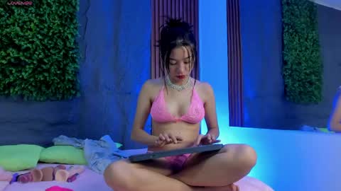 Snapshot of minji_chido chatting on May 28, 11:18 am minji_chido online show from May 28, 11:18 am