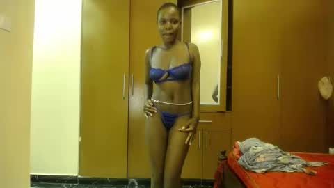 Snapshot of minnie_lila chatting on September 28, 6:30 am Lila online show from September 28, 6:30 am