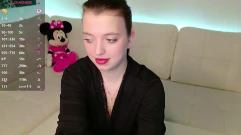 Snapshot of minnie_mouse_18 chatting on March 21, 7:39 pm Emmy online show from March 21, 7:39 pm