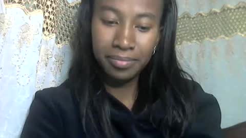 minouch211907 online show from June 11, 2:33 am