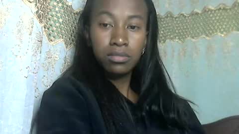 minouch211907 online show from June 11, 3:26 am