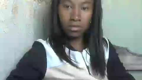 minouch211907 online show from June 17, 1:52 am