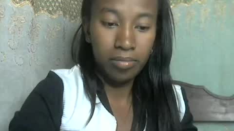 minouch211907 online show from June 21, 12:46 am