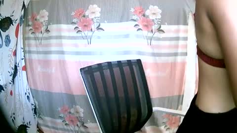 Snapshot of miorah chatting on January 17, 10:33 am miorah online show from January 17, 10:33 am