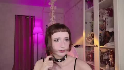 Snapshot of mira_jadee chatting on June 21, 3:14 pm Mira online show from June 21, 3:14 pm