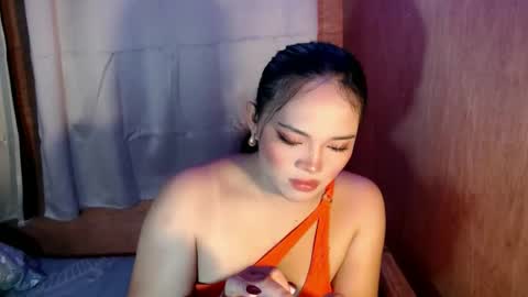 Snapshot of mira_luna222 chatting on October 28, 1:53 am Mira Bella online show from October 28, 1:53 am