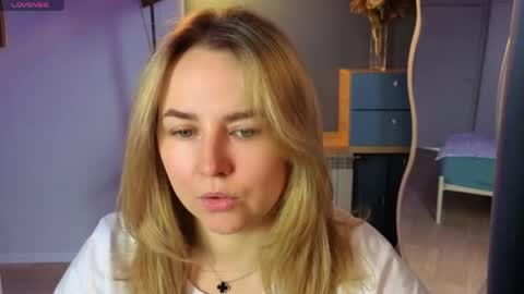 Mira online show from April 28, 1:48 am