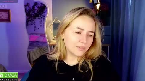 Snapshot of mira_mermayd chatting on June 18, 1:17 am Mira online show from June 18, 1:17 am